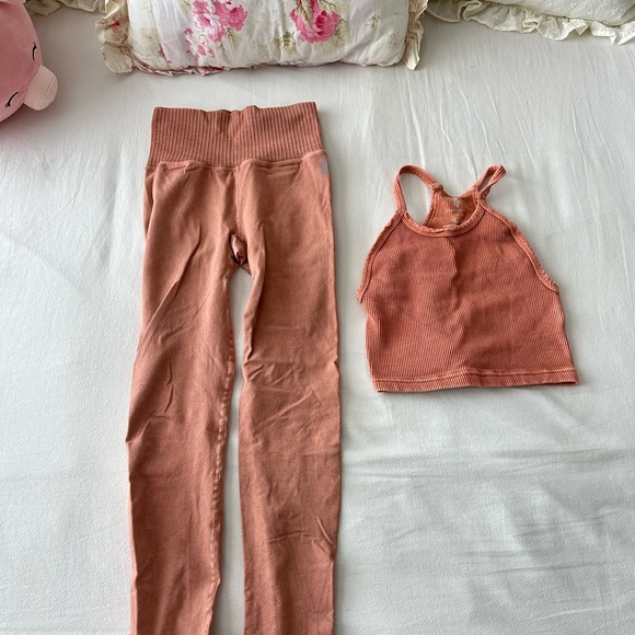 Free People Tops - Free people workout set - Free Movement